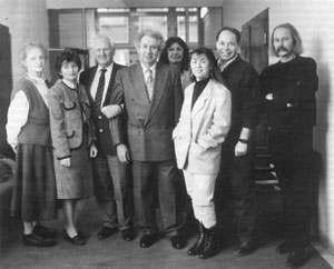 1995. december: az Új Zenei Újság szerkesztősége a 70 éves Magyar Rádió jubileumi ünnepsége után.