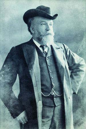 kezdetén zenetanfolyamot indított, melynek legjobbjai alkották a 25 fős zenekart; Hegedűs Ferenc (Szabadka, 1856. május 16. Budapest, 1929. augusztus 3.) operaénekes, tanár.