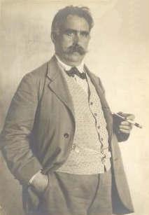 tól a Filharmóniai Társaság Zenekarának tagja. Ez utóbbinak az 1914-1915-ös szezonban ügyvezető elnökévé is megválasztották.