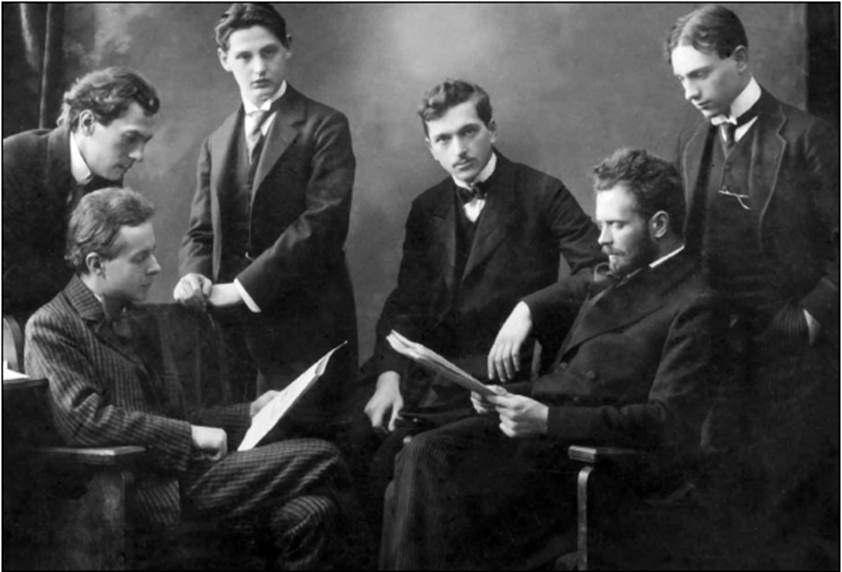 Bartók Béla, Kodály Zoltán és a Waldbauer-Kerpely vonósnégyes (balról jobbra: Kerpely Jenő, Waldbauer Imre, Molnár Antal és Temesváry János) (A kép forrása: maimanohaz.blog.hu) november 8.