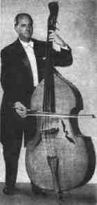tanár. Tanulmányait 1921 és 1927 között a budapesti Liszt Ferenc Zeneművészeti Főiskola gordon szakán Tintner Bertalan és Schwalm Ferenc növendékeként végezte.
