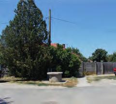 azokra merőlegesen állnak a házak, a