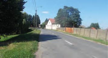 Vésztő felé a Holt-Fekete-Körös (volt Fekete Körös, ma főcsatorna) mentén kanyarodik, szép természeti környezetben, balról a Wenckheim kastélykert, ma kastélypark évszázados fái