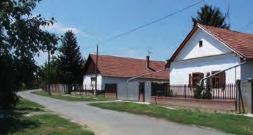 A kőburkolat használata idegen a lábazatokon ebben a környezetben, lehetőleg kerüljük.