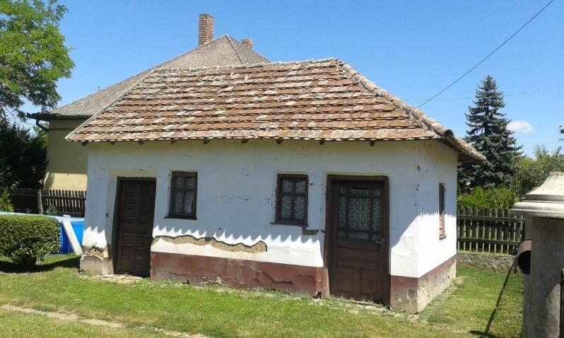 Rendezett utca, zöldövezet, homlokzat, épület elhelyezés stb. A szépség sokféle lehet, de a közös rendező elv a rend.