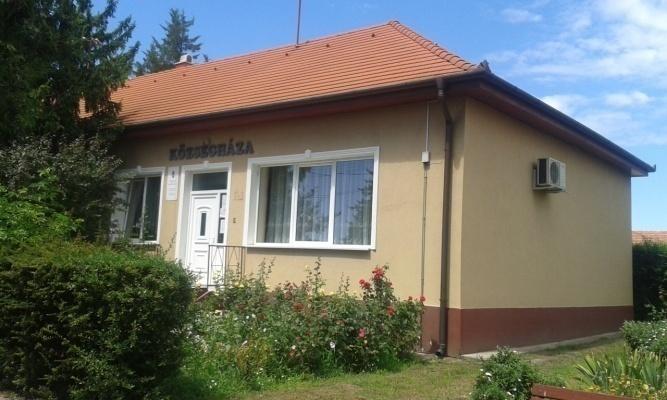 AJTÓK, ABLAKOK Az épületek megjelenését és hangulatát a nyílászárók nagyban befolyásolják.