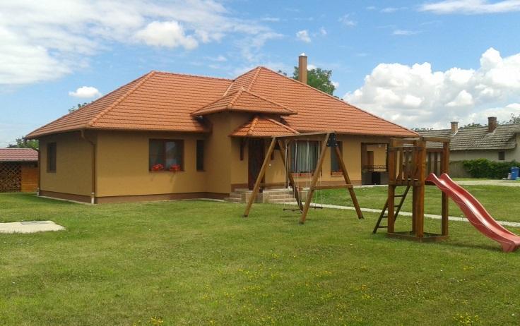 HOMLOKZATKÉPZÉS, ANYAGHASZNÁLAT Az utcai homlokzat az épület arca, ezért nagyon fontos, hogy mi az az arc, amit megjelenít.