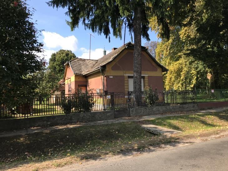 legyen túl magas, ne képezzen