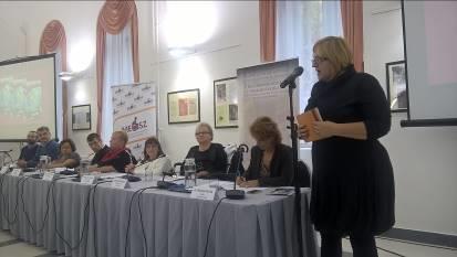 - 7 - módok, amelyekkel azt a meggyőződést lehet kelteni a sérült emberben, hogy nincs egyedül.