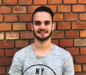 Vezessen be minél több programozási nyelv használatába, és programozzunk különböző használati felületre.