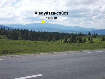 Kisebb emelkedőt követően a tetőről pompás kilátás nyílik a Vlegyászára (Vigyázó,