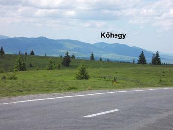 ennek csúcsaira (Hármas-Kőszikla 1056 m, illetve Tömöldök 1150 m).