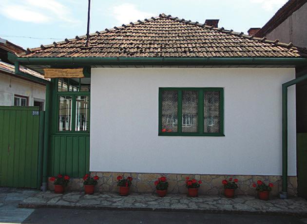 A helységnévtáblától kb. 500 m-re megérkezünk a CÉLhoz: Körös Vendégház, Főút (Hóstát út) 311. szám.