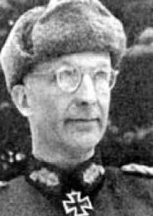 A parancsnokok 1944 szeptemberétől vezérőrnagy rnagy és s a 23. páncéloshadosztály ly kinevezett parancsnoka 1944.
