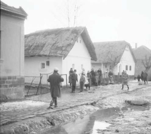telepítési szerződést adott ki. 1754-ben a javadalom birtokosa, az építtető hajlamú Hubert Mátyás kisprépost.