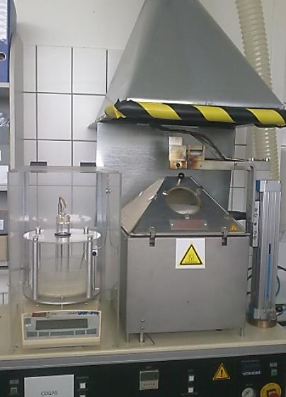 17. ábra: COGAS berendezés a Nemak Győr Kft. laboratóriumában 4.3.2. A hajlítószilárdság mérés Méréseimet kétféle szilárdságvizsgáló berendezésen végeztem el, amiket az 18.