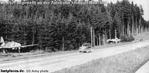 8.ábra. Me-262 vadászgépek a II. világháborúban kitelepült körülmények között [32.] (Az 1941.