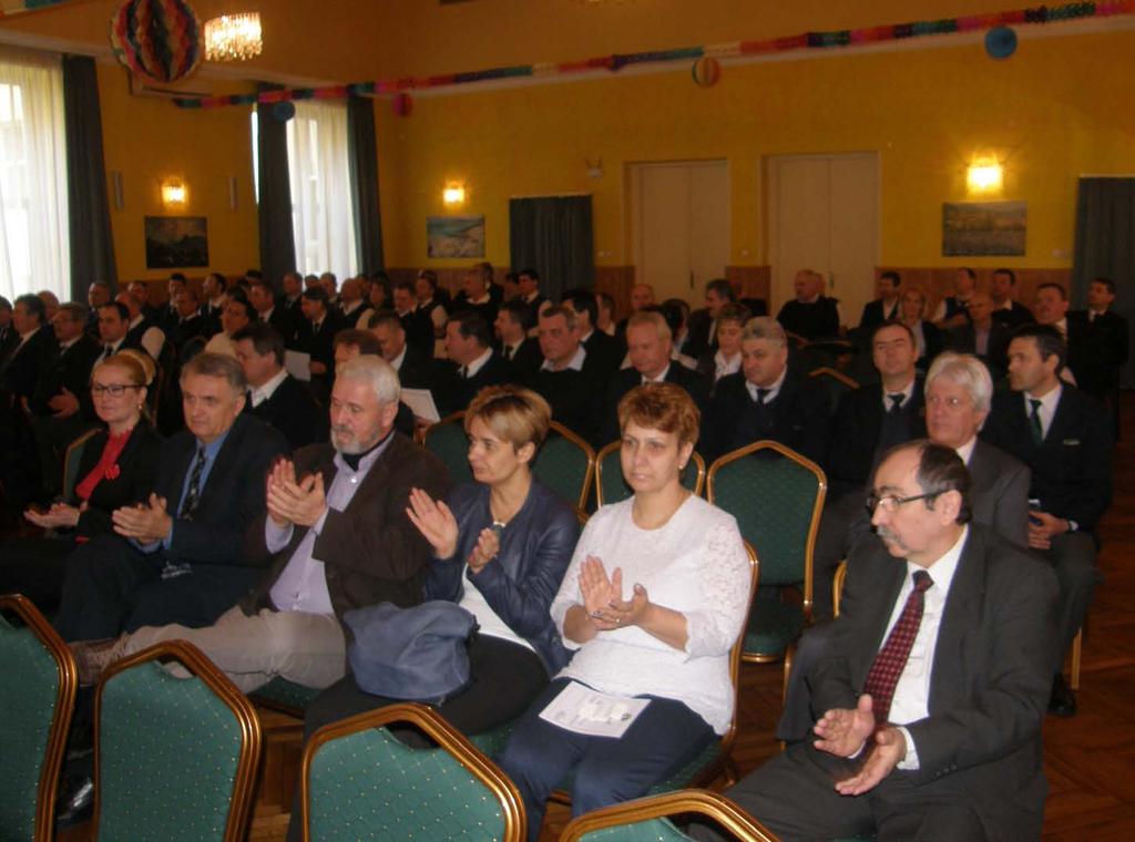 2 2017. április A társaság megyei kitüntetési ünnepségei A Dél-dunántúli Közlekedési Központ Zrt.