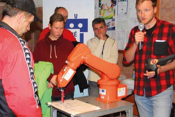 6 Spektrum A városunkban lévő elektrotechnikai szakközépiskoláról külföldön is írnak A cikk Győrben jelent meg, szerzője Baudentisztl Ferenc.