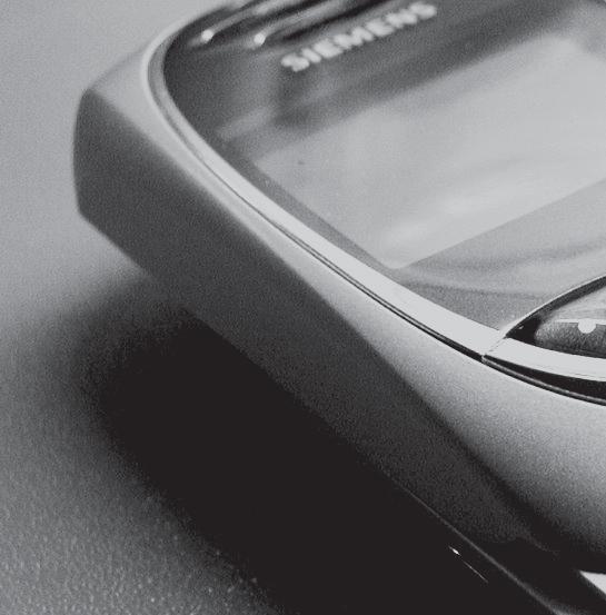 MÉLYVÍZ Mo bilhí rek Piacon a HTC Universal hibrid telefon www.mobileburn.com Már jó néhány pletykát lehetett hallani az új generációs Windows Mobile 5.0-ás operációs rendszerről.