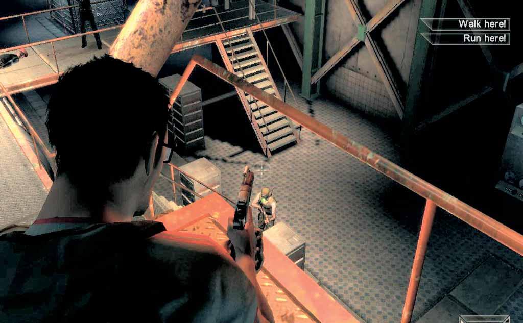 BEMUTATÓ SAM FISHER ÉS MR. EZERMESTER A főhős: bár zuhog a hideg oroszországi eső, ő pólóban és napszemüvegben vagizik.