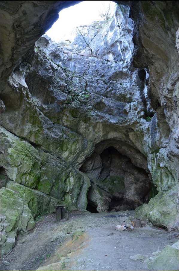 A bajóti Jankovich-barlang szintén fokozottan