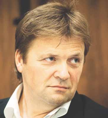 Vedenie ale verí, že hokej na štadión priláka čo najviac divákov. Aj o tom hovorí prezident ŠHK 37 Jaroslav Lušňák.