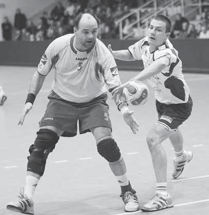 32 HÁDZANÁ utorok 2. 9. 2014 EXTRALIGOVÝ TELEGRAM Predohrávané zápasy: Prešov Košice 42:21, Šaľa Hlohovec 17:39.