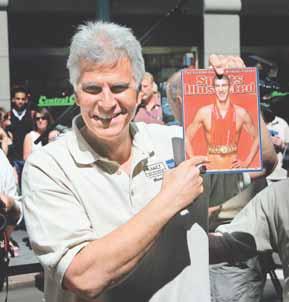 34 PUBLICISTIKA utorok 2. 9. 2014 Legendárny plavec Mark Spitz si zaspomínal na svoj bleskový odchod z olympijského Mníchova LIVE VÝSLEDKY A SPRÁVY V MOBILE m.sport.