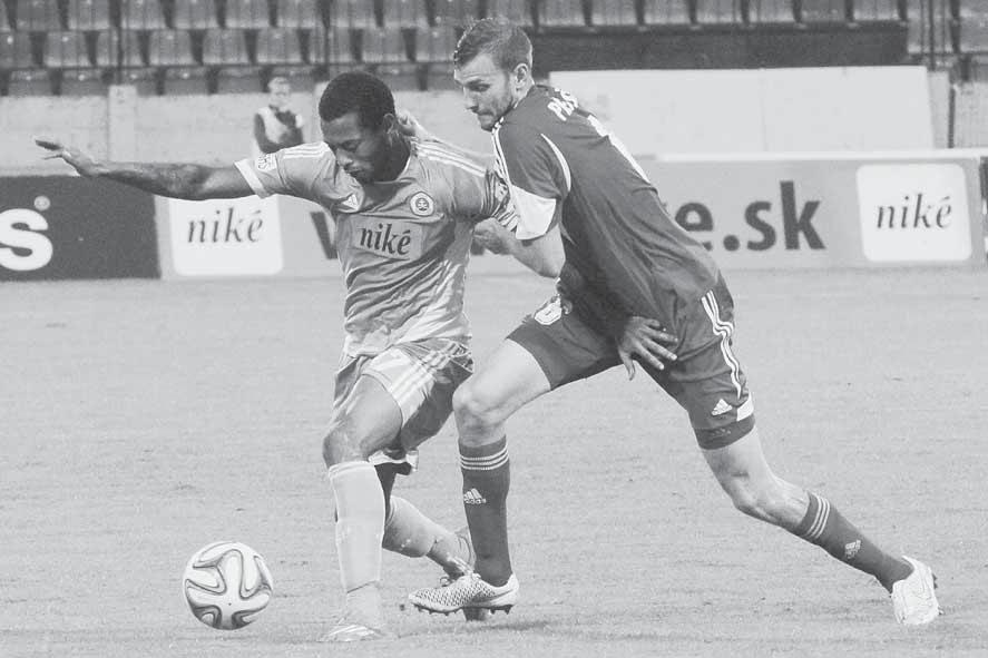 6 FUTBAL utorok 2. 9. 2014 8. KOLO NAJVYŠŠEJ SÚŤAŽE SLOVAN BANSKÁ BYSTRICA 3:1 (2:1) SLOVAN: Perniš Čikoš, Gorosito, Niňaj, Jablonský Štefánik (57. Mészáros), Grendel Peltier, Soumah (86.