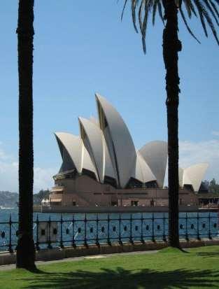 Nemcsak mi hibázunk Sydney-i Operaház (az eredeti költségvetés cca. ) Louvre, Piramis (az eredeti költségvetés ) Margít híd felújítása (az eredeti költségvetés cca.