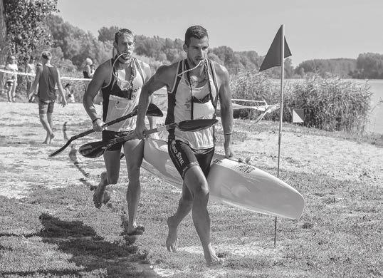 2018. SZEPTEMBER 19 KAJAK-KENU Augusztus 13-án és 14-én a tolnai Holt-Dunán kajak-kenu maraton válogató versenyt rendeztek, amely a lapzártánk után, szeptember 6-án kezdődő, Portugáliában rendezendő