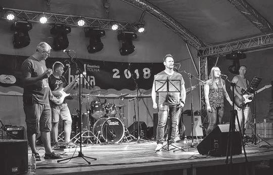 A további programok sorában fellépett a mözsi Country Club, a Szöcske Akrobatikus Rock n Roll csoport, volt