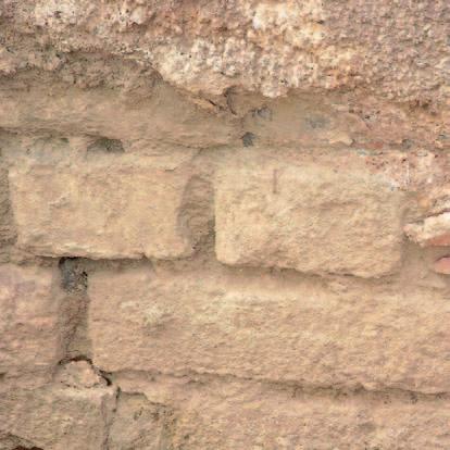 Tönkrement lábazatok: Közép-Európában nagyon sok házat és