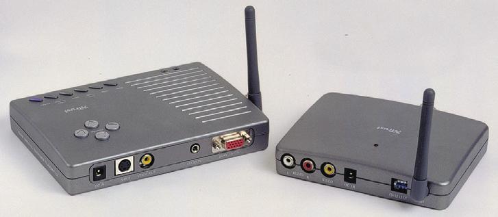 Ami a különlegessége: van rajta szabványos PC-s VGA bemenet, azaz ha a számítógépünkön játszunk le egy videofilmet, azt egy másik helyiségben lévô televízión is élvezhetjük.