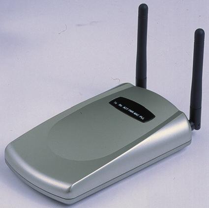 TESZT: 6 USB-S WIRELESS LAN ESZKÖZ KOMMUNIKÁCIÓ Intel Pro/Wireless 2011B LAN USB Device Társaihoz képest hatalmas készülék, de sajnos nem lehet falra szerelni.