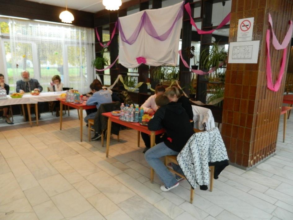 a Nógrád megyei vonatkozásokat, mindazokat a politikai, gazdasági, társadalmi és kulturális változásokat, amelyek