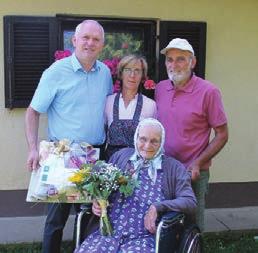 člani Društva upokojencev Sveta Trojica Ivan Herič, Zinka Lešič ter ljudske pevke, s katerimi je Anika tudi veselo zapela. si so ji zaželeli še mnogo zdravih let. BC 90 let Janeza Ornika iz Sp.