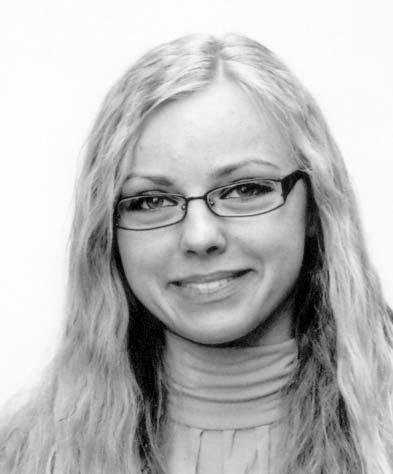 ANGOL NYELV Ebben a tanévben is folytattuk erőfeszítéseinket annak érdekében, hogy tanulóinkat a lehető legjobban felkészítsük a különböző angol nyelvi versenyekre és az érettségire.