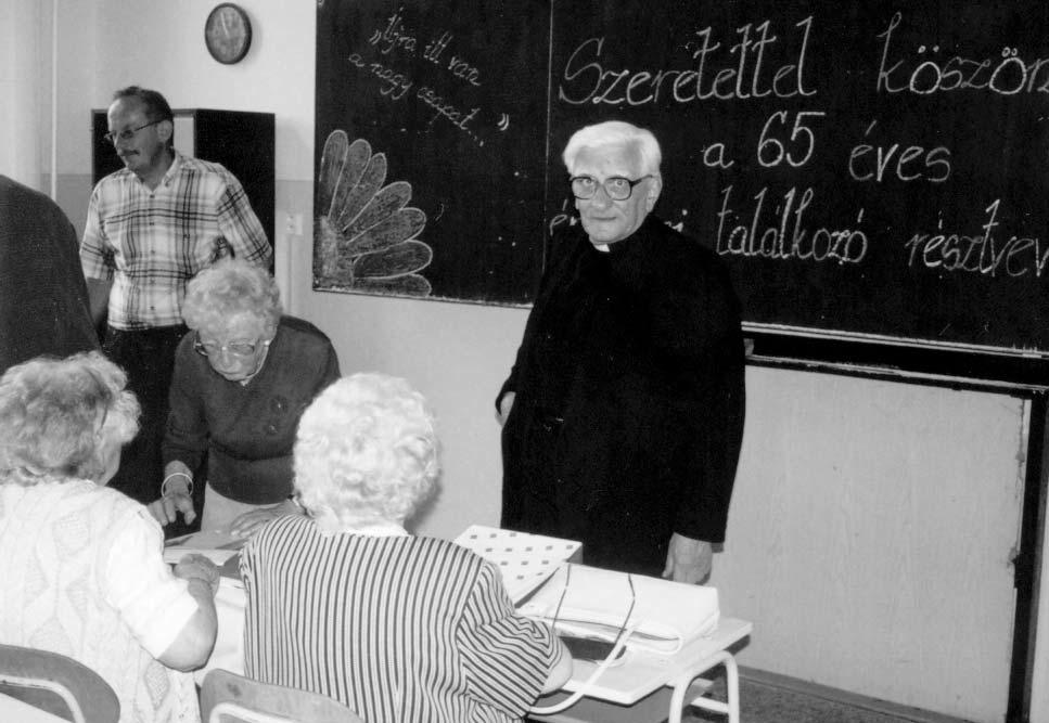 HATVANÖT ÉVES ÉRETTSÉGI TALÁLKOZÓ Vas Matúra olkevelet vettek át: Bakács Károly Gáspár István Holota Gizella Jákói Zsuzsanna Kaubek Edit Kerekes Béla Majer János Rész Albert Soltész Jenő Spek