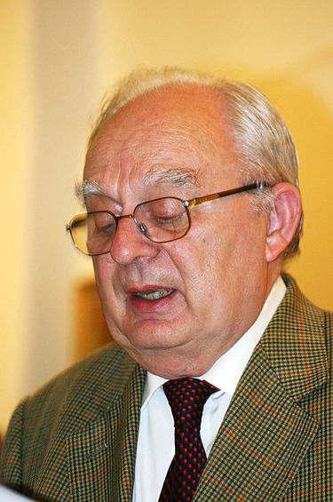 - Kriza Ágnes (1937 1997) operaénekes, tanár; - Laborczy Lenke (Győr, 1937. VI. 2.) zeneiskolai zongora- és szolfézstanár (Állami Zeneiskola, Eger zongoratanár; Fővárosi IX.