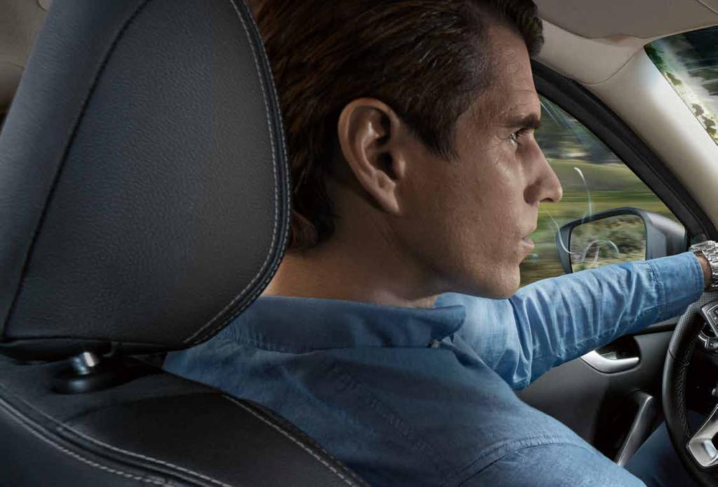 10 Kívül markáns, belül kényelmes. A karakteres külső ellenére az X-osztály a Mercedes-Benz gépjárművekre jellemző kényelemmel kényezteti Önt.