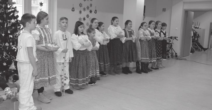 ŽS 1/2018 Zo života ZŠ s MŠ K. Kuffnera MESTO INFORMUJE / ŠKOLY 3 Predvianočný čas sa niesol v duchu rôznych vystúpení a aktivít. Žiaci a pedagógovia ZUŠ pri ZŠ s MŠ K.