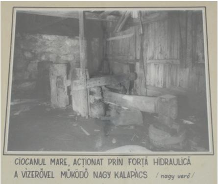felállítása. A torocó múzeumban látható a hámor (verő) látványrajza (5.