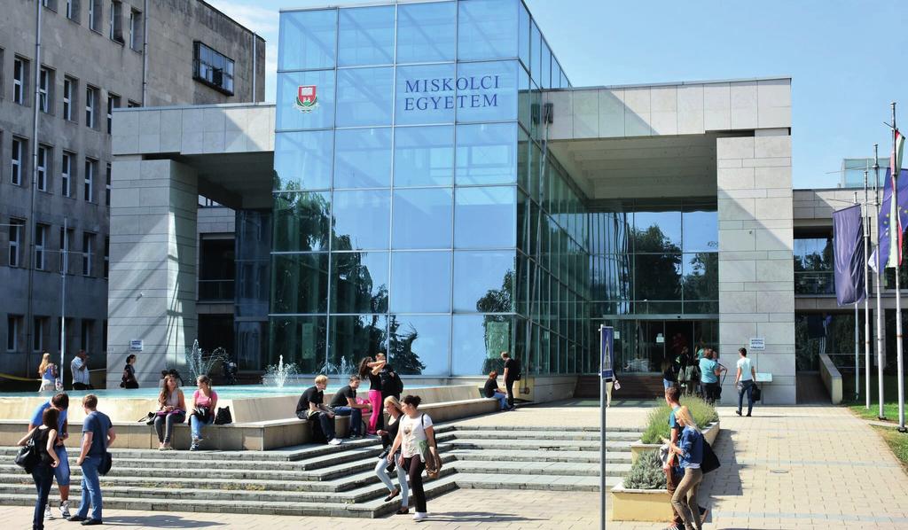 Egyetemi LEG -ek Szembetűnő, hogy több kar több szakjára idén is csak kiemelkedően magas ponthatárral lehetett bejutni.