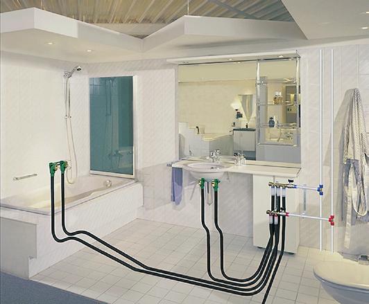 Kiváló mechanikai szilárdságuk mellett legfőbb előnyük a nagy hőmérséklet-állóság, ezért a PE-Xa csövek jól használhatók melegvizes alkalmazásokra is.