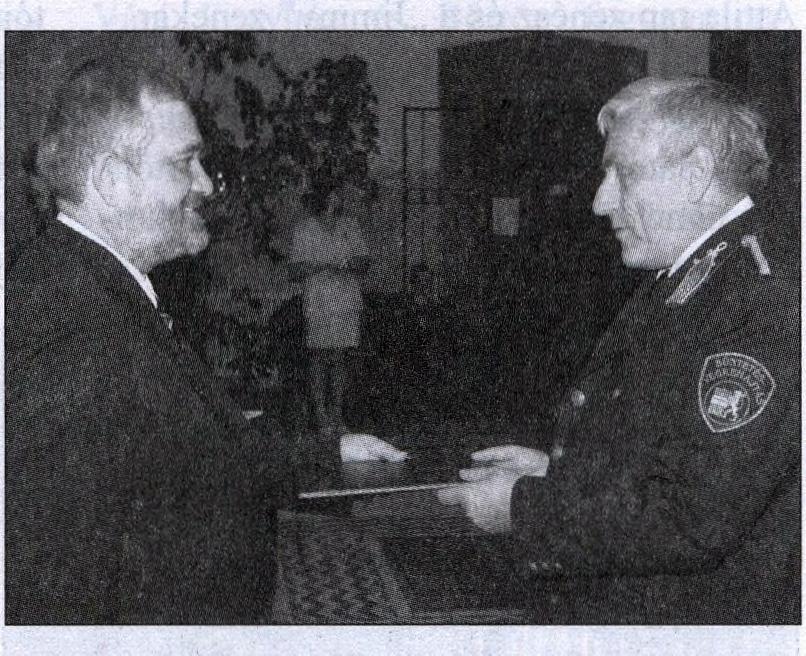 A Sopronkőhidai Fegyház és Börtönben a Győri ETO FC vezetősége, a szakosztály három labdarúgója, valamint a Győr-Moson- Sopron Megyei Labdarúgó Szövetség munkatársai közönség-találkozót tartottak a