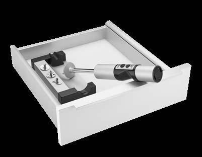 Beépíthető botmixer ESM 50 Termék Szín Méretek töltővel együtt / botmixer Súly Cikkszám: ESM 50 alumínium/fekete Magasság: 73 mm Szélesség: 138 mm Mélység: 420 mm Átmérő: 62 mm Hossz: 420
