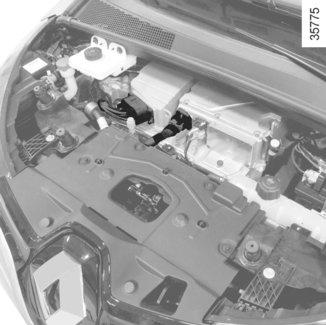 ELEKTROMOS GÉPKOCSI: bemutatás (4/5) A 6 A A jelzés a gépkocsinak azokról az elektromos elemeiről tájékoztat, amelyek veszélyeztethetik az Ön biztonságát.