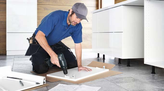 42 43 SZÍVESEN SEGÍTÜNK A TELJES SZERELÉSI SZOLGÁLTATÁS Az IKEA-konyhákat úgy terveztük meg, hogy Te magad is könnyen összeszerelhesd őket, de ha szeretnéd,